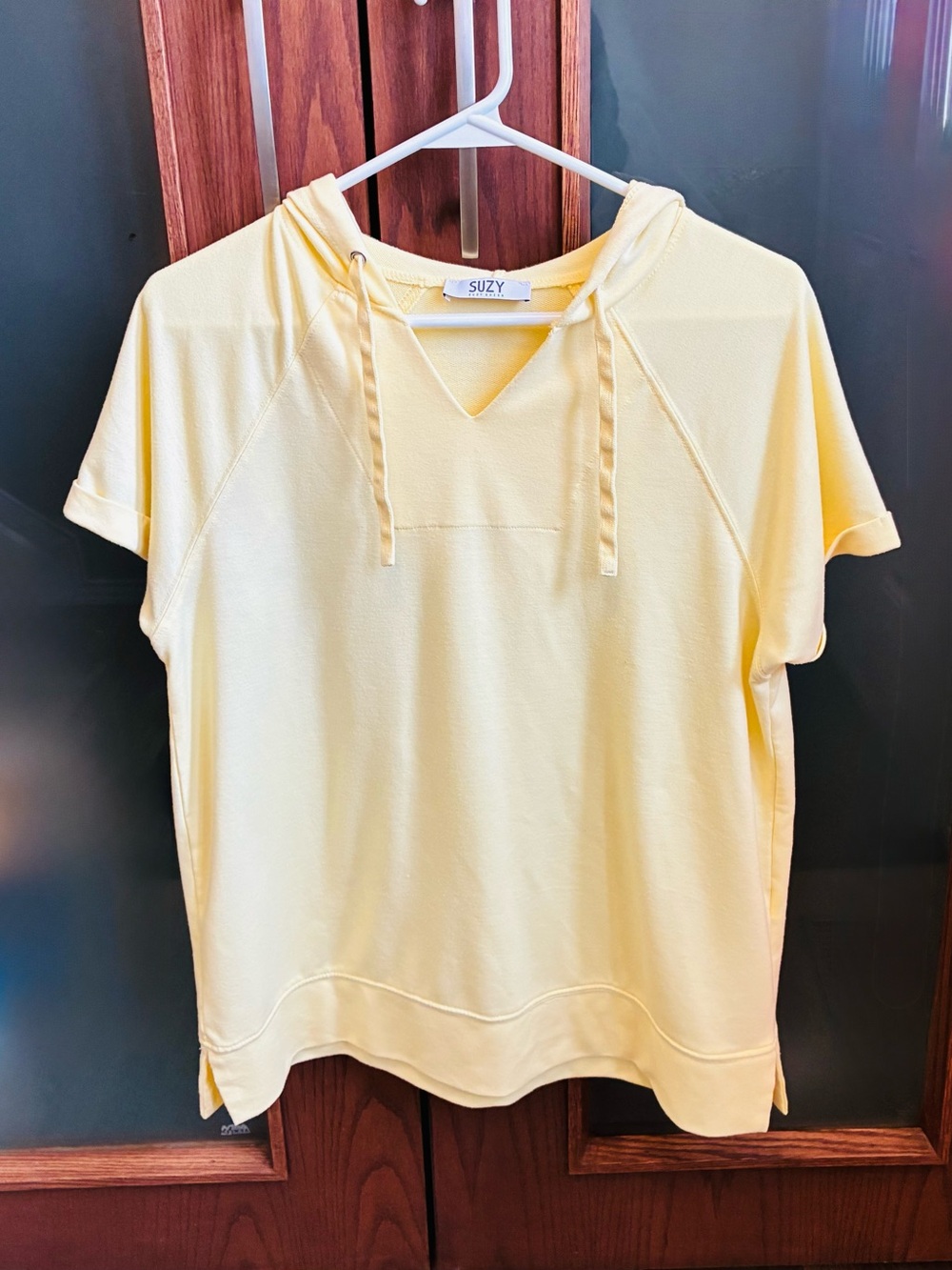 Suzy Shier Soft Yellow Short-Sleeve Hoodie